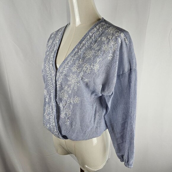 Chloe & Katie Blue Medium Striped Boho  Cottagecore Embroidered Wrap Top - Picture 3 of 10